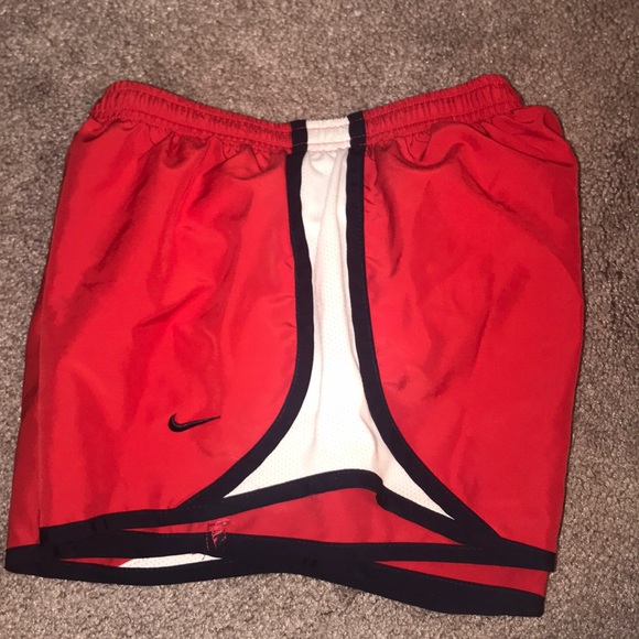 Girls Nike shorts - Picture 3 of 3